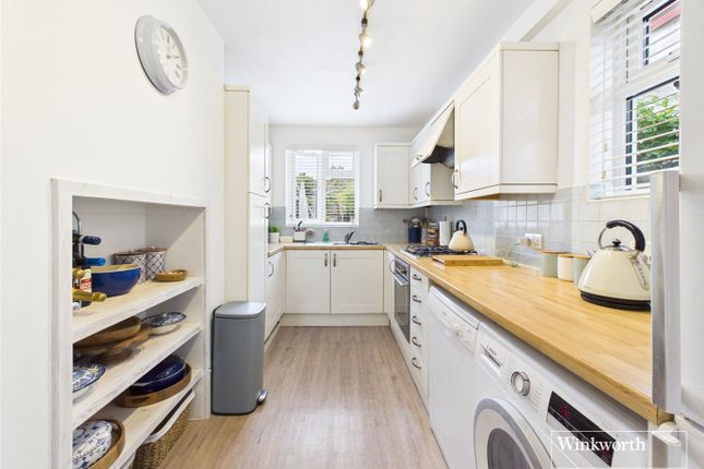 10, Sturgess Avenue, London photo 3