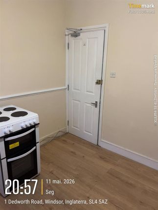 Room 7, 22 Dedworth Road, Windsor photo 2