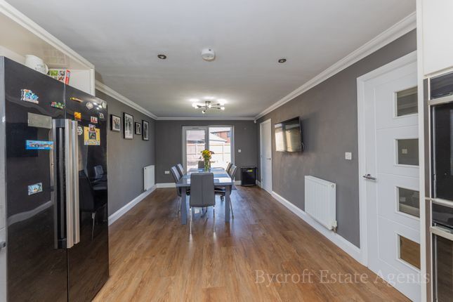 22, Hobart Close, Lowestoft photo 4