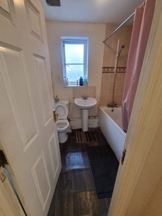 R4, 1, Battery Road, London photo 3