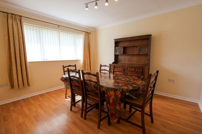 8 Eagles Lane, Ely photo 3