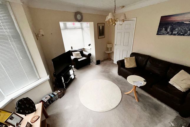 7, Maple Grove, Gateshead photo 2