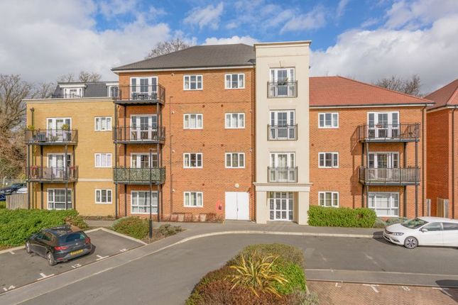 Flat for sale in Alderson Grove, Hersham, Walton-On-Thames