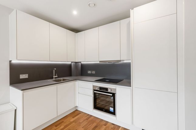 Flat to rent in Flat 8 Premier House Canning Road, London