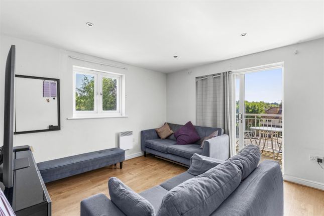 Flat 22, The Cedars,, Cedar Avenue, Hazlemere photo 4