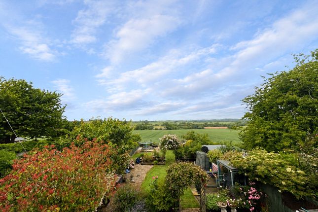 2, Hill Top, Northamptonshire photo 2