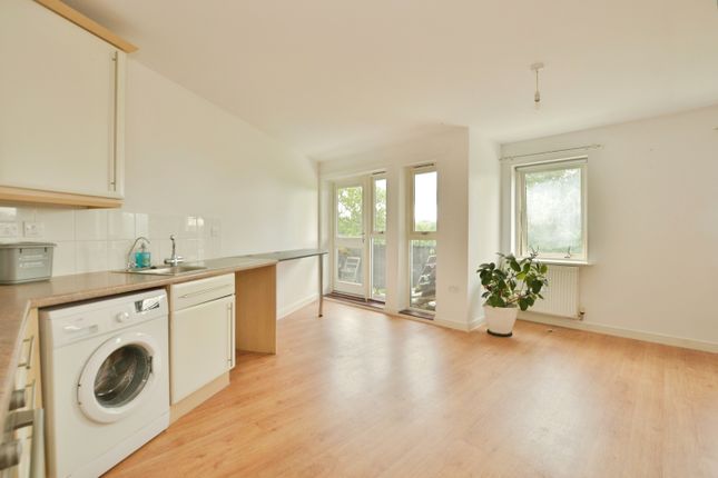 13, Otterden Close, Ashford photo 4