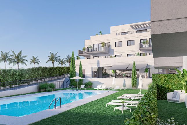 Thumbnail Apartment for sale in Urbanización Baviera Golf, Nueva Andalucia, Costa Del Sol, Andalusia, Spain