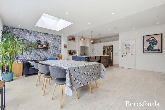 21, Cranborne Gardens, Upminster photo 4