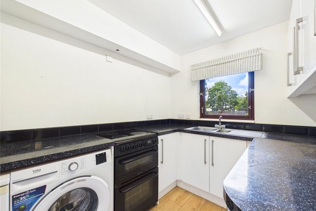 Flat 3, Jeffreys Court,, Marina Gardens, Bristol photo 2