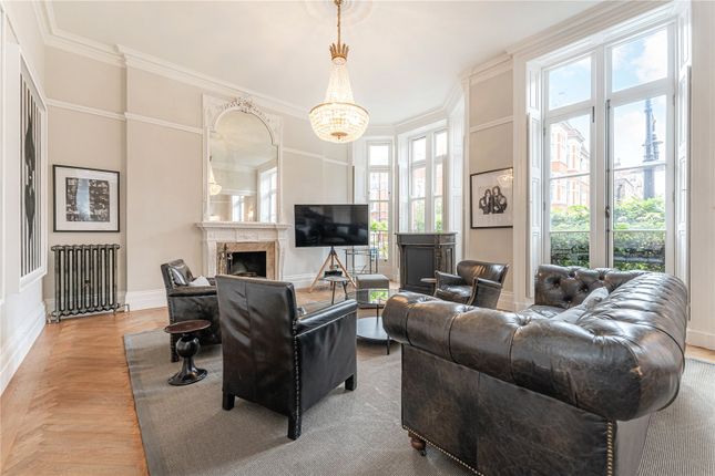 Flat to rent in North Audley, Mayfair, London