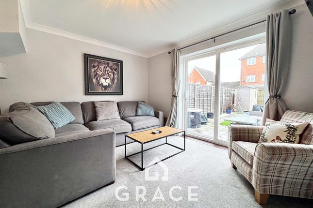 12, Thebe Close, Ipswich photo 4