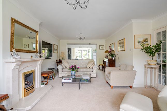 3, Kiln Gardens, Hartley Wintney photo 3
