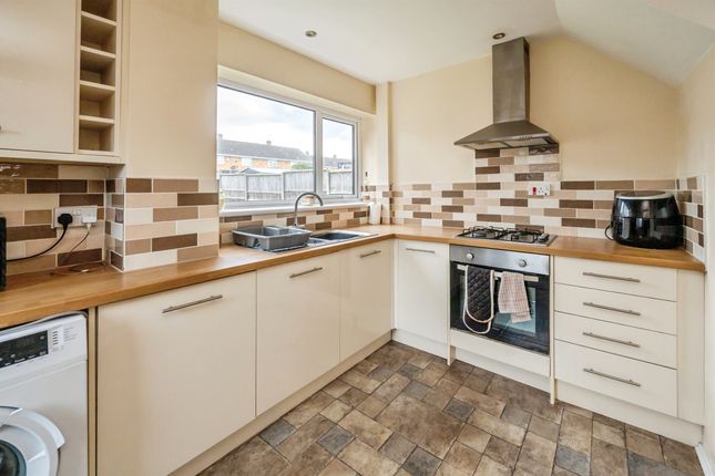31, Painswick Close, Worcester photo 4