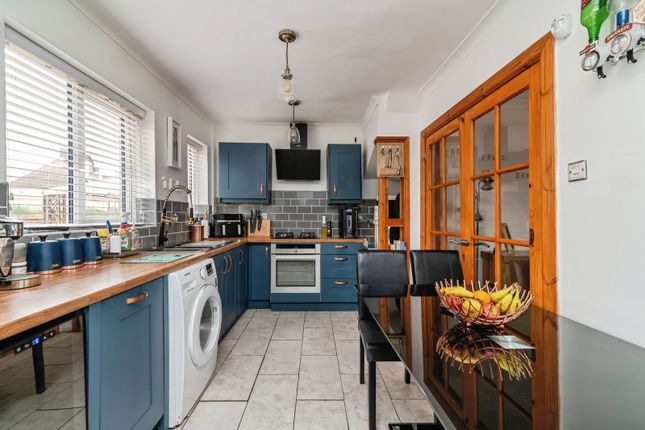 71, Caldon Green, Nottinghamshire photo 2