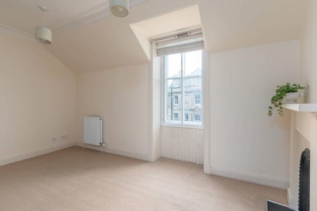 Flat to rent in High Street, Peebles