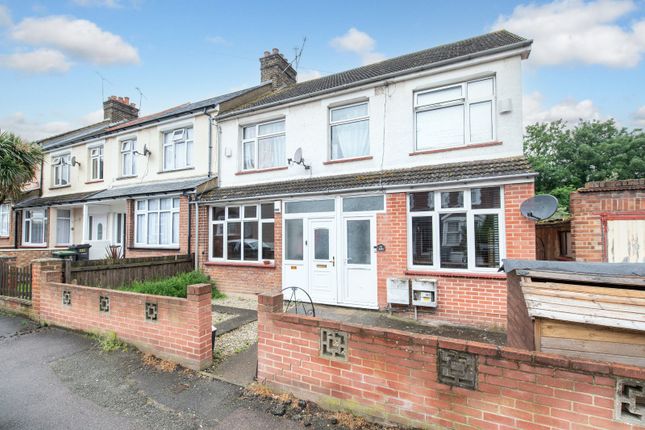 Thumbnail Flat for sale in Russell Road, Gravesend, Kent