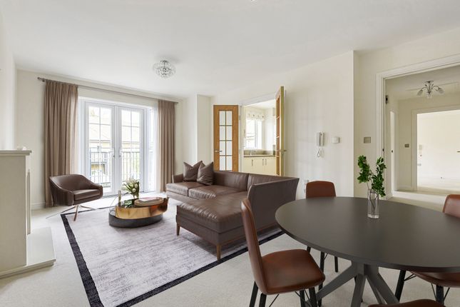 EAVES COURT TWO BEDROOM, The Retreat, Princes Risborough photo 2