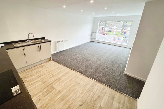 Flat 27,, Gloucester Grange, Staffordshire photo 3
