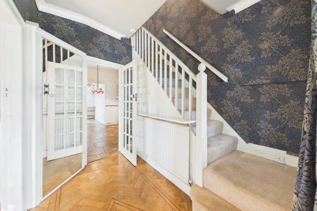 45, Woodlands Grove, Bingley photo 2