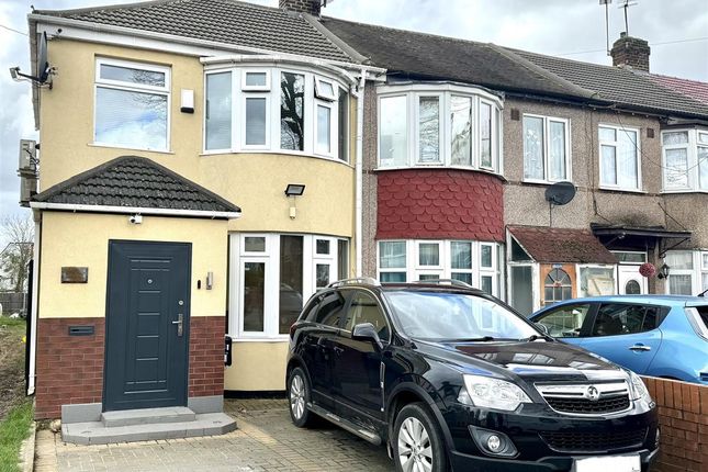 End terrace house for sale in Rutland Road, Southall