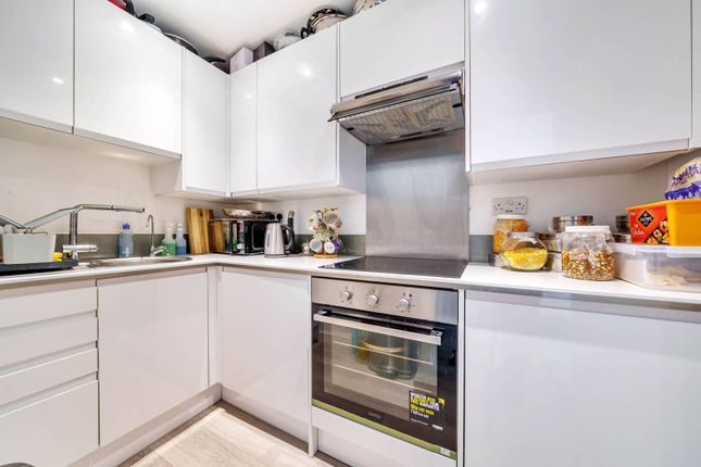 Studio for sale in Imperial Drive, Rayners Lane, Harrow