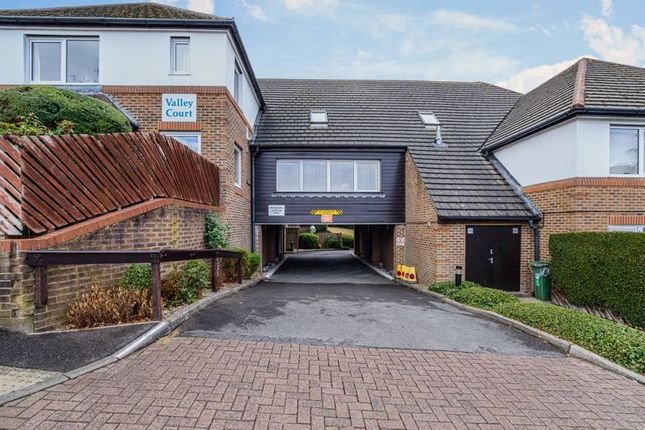 Flat for sale in Valley Court (Caterham), Caterham