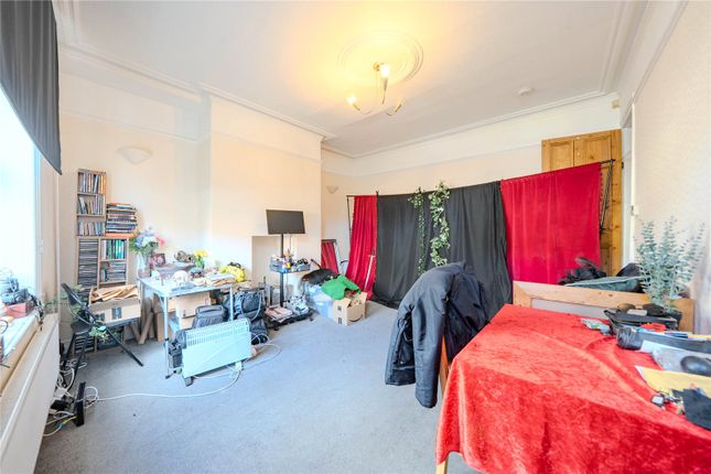 19, Kirkham Street, West Yorkshire photo 4