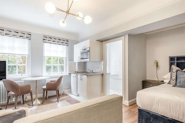 Studio flat on Pelham Court, 1, Fulham Road, Chelsea, £2,383/mo