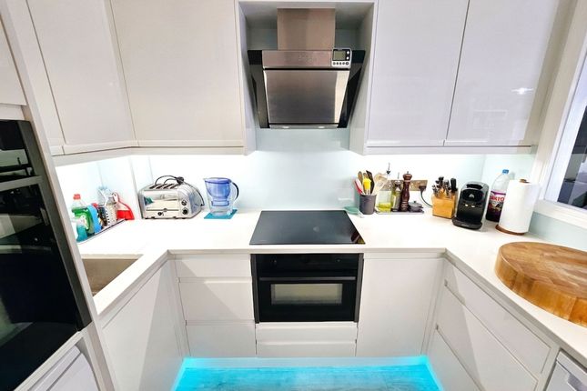 Flat 9, 5 Vincent Road, Sheringham photo 3