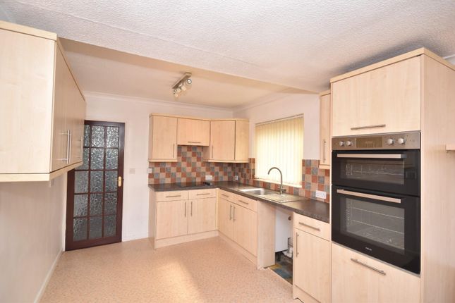 63, Greenview Drive, Northampton photo 3