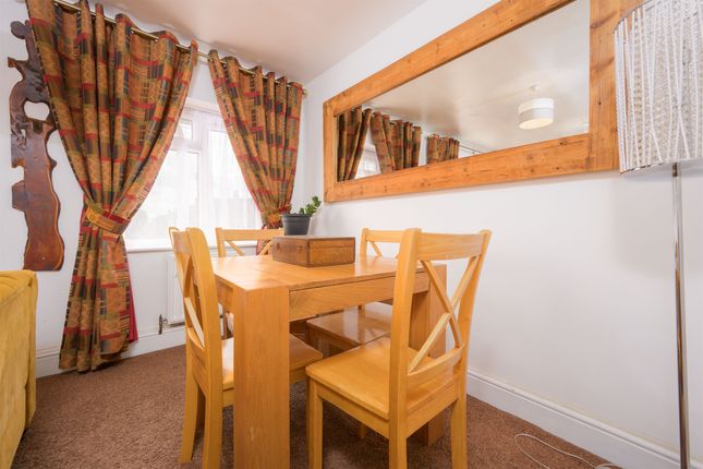 17, Devon Drive, Kettering photo 4