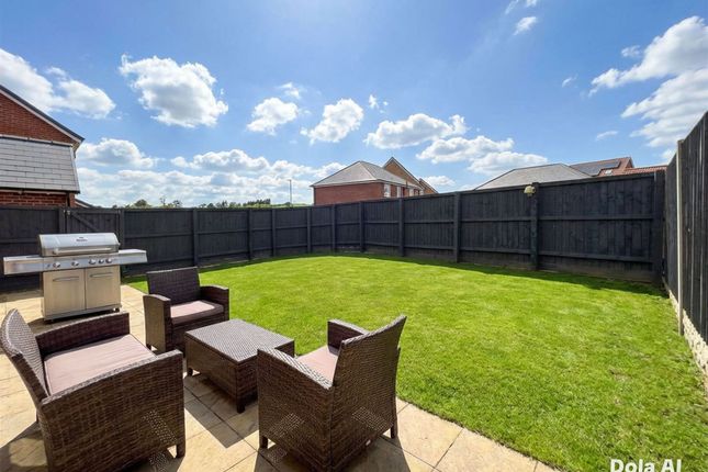 15 Dunnock Drive, Nottingham photo 3