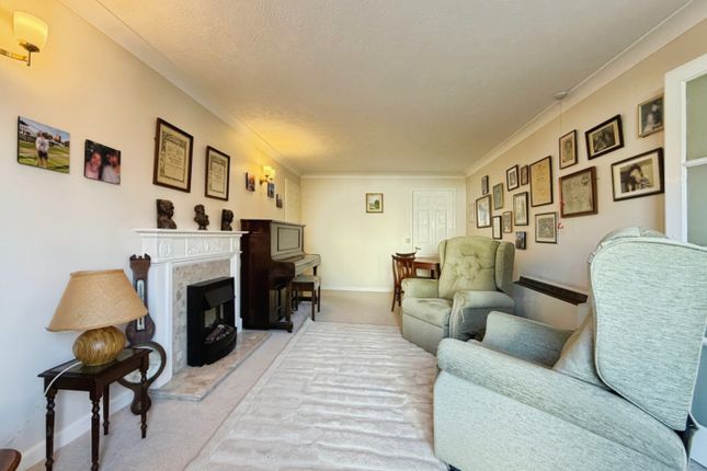 Flat 1, Cedar Court, Tenterden photo 4