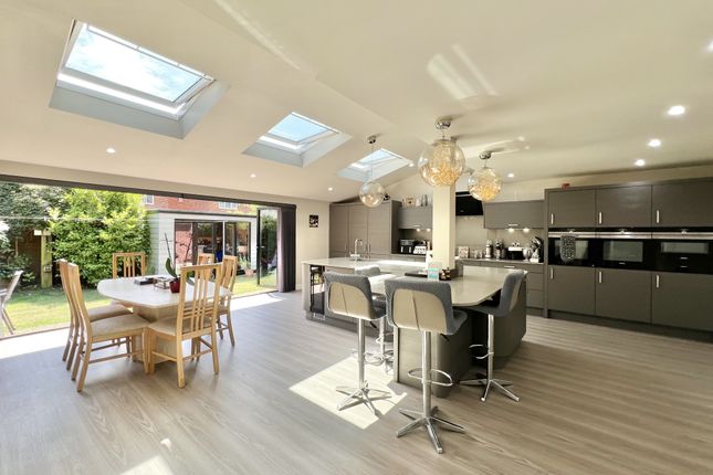11, Bearwood Way, Thornton photo 2