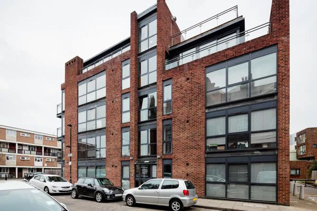 Thumbnail Flat for sale in 71 Redmans Road, London