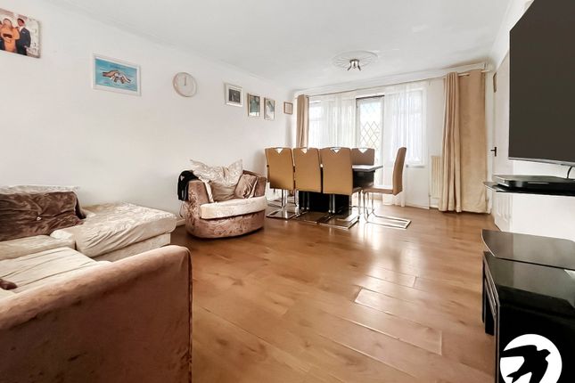 68, Betsham Road, Erith photo 4