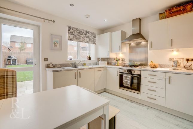 2, Maquin Close, Nottingham photo 2
