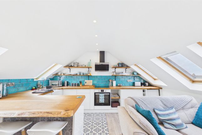 6, Chegwin Court, Newquay photo 3