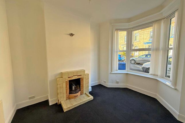 10, Candler Street, Scarborough photo 2