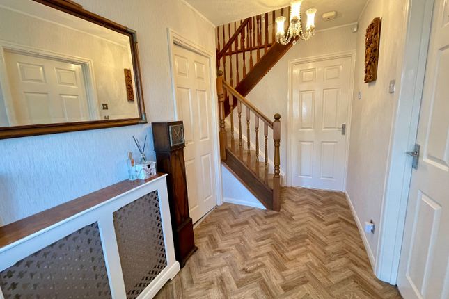 18, Blakeney Drive, Luton photo 2