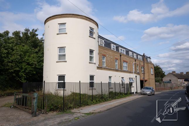 Thumbnail Flat for sale in Dover Road East, Gravesend