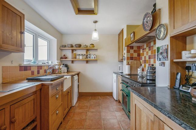 3, Rooksbury Road, Andover photo 4