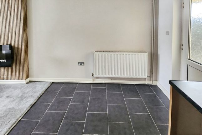14, Keats Close, Leicester photo 4