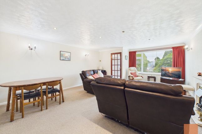 62, Ellen Close, Truro photo 4