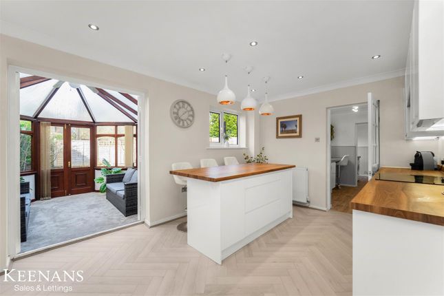 12, Reeds Close, Reedsholme photo 4