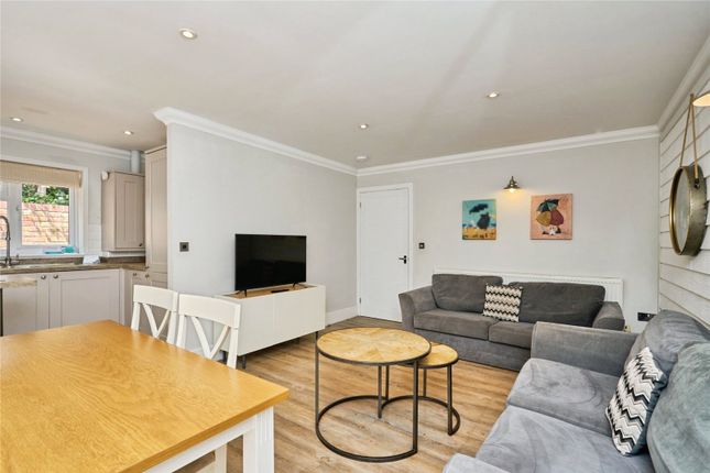 The Bay Colwell, Cottage 23,, Fort Warden Road, Isle of Wight photo 4