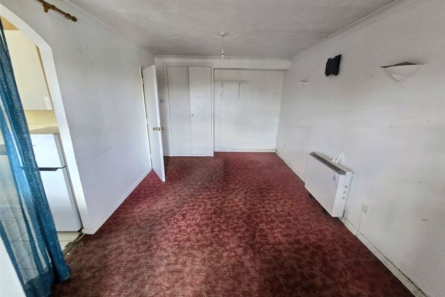 17, Fellowes Court, High Street, Hayes, Greater London, UB3 photo 5