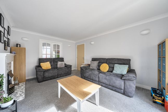 6, St. Thomas Court, Tiverton photo 4