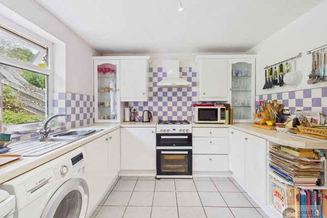 76 Seymour Road, Newton Abbot photo 3